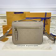 Louis Vuitton LV Pochette Metis Khaki Size 25 x 19 x 7 cm - 4