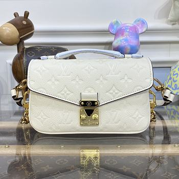 Louis Vuitton LV M22942 White Pochette Métis East West Size 21.5 × 13.5 × 6 cm