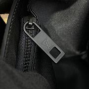 Louis Vuitton M82085 Fastline Wearable Bag Black Size 17.3 x 12 x 7 cm - 6