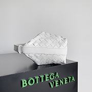 Bottega Veneta Intreccio Leather Toiletry Bag White Size 22 x 13 x 9.5 cm - 6