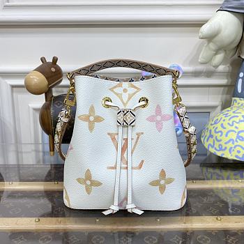Louis Vuitton NeoNoé Bucket Bag M22985 Apricot Size 20 x 20 x 13 cm