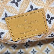 Louis Vuitton Onthego Hanbag Apricot M22976 Size 25 x 19 x 11.5 cm - 4