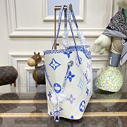 Louis Vuitton Neverfull Medium Handbag M22979 Blue Size 31 x 28 x 14 cm - 5