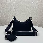 Prada Black Nylon Hobo Bag 1BH204 Re-Edition 2005 Size 22 x 12 x 6 cm - 5