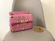 Valentino Garavani Roman Stud Chain Bag Small Pink Size 24 x 16 x 10 cm - 1