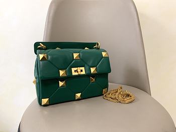 Valentino Garavani Roman Stud Chain Bag Small Green Size 24 x 16 x 10 cm