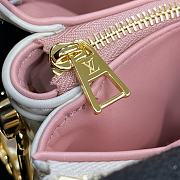 Louis Vuitton Coussin Small Handbag M22398 Size 26 x 20 x 12 cm - 5