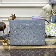 Louis Vuitton Coussin Small Handbag M21197 Size 26 x 20 x 12 cm - 1