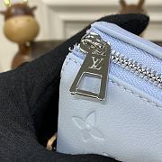 Louis Vuitton Coussin Small Handbag Light Blue Size 26 x 20 x 12 cm - 2