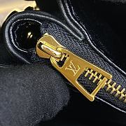Louis Vuitton Coussin Small Handbag Black Size 26 x 20 x 12 cm - 2