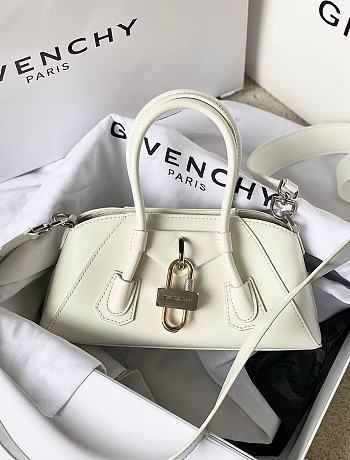 Givenchy Antigona Stretch Handbag White Size 22 x 12 x 8 cm
