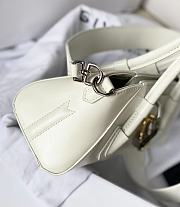 Givenchy Antigona Stretch Handbag White Size 22 x 12 x 8 cm - 6