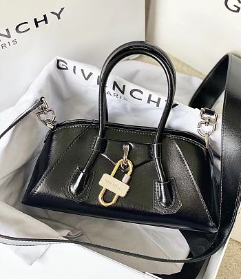 Givenchy Antigona Stretch Handbag Black Size 22 x 12 x 8 cm