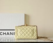 Chanel Chain Flap Bag Yellow Size 13 x 20 x 7 cm - 3