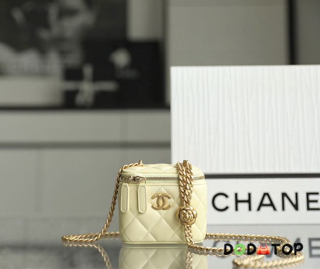 Chanel Buckle Box Bag Yellow Size 11 x 8.5 x 7 cm - 1