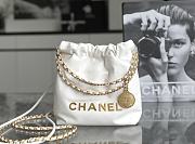 Chanel 22 White Bag Size 19 x 20 x 6 cm - 1
