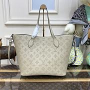 Louis Vuitton Mahina Floral MM Tote Khaki Size 30 × 27.5 × 16 cm - 5