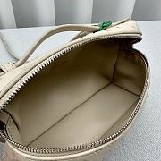 Loro Piana Pocket Ostrich Leather Handbag White Size 19 × 7 × 12 cm - 5