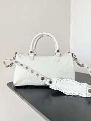 Balenciaga Le Cagole Duffle Bag White Size 30 x 14 x 20 cm - 6