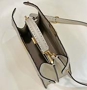 Fendi Peakaboo Calfskin Handbag White Size 27 × 11 × 20 cm - 5