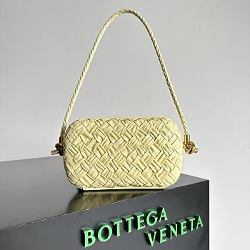 Bottega Veneta Knot Size 20.5 x 6 x 12.5 cm