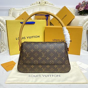 Louis Vuitton LV Looping MM M51147 Size 24 x 21 x 9 cm