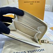 Louis Vuitton LV Zipper Coin Purse M60574 White Size 11 x 8 cm - 4