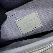 Louis Vuitton LV S-Lock Messenger Taurillon Monogram M23152 Size 22 x 18 x 8 cm - 2