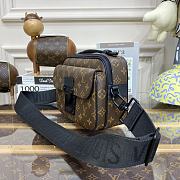 Louis Vuitton LV S-Lock Messenger Size 22 x 18 x 8 cm - 3