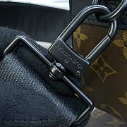Louis Vuitton LV S-Lock Messenger Size 22 x 18 x 8 cm - 2