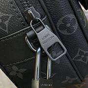 Louis Vuitton LV S-Lock Messenger Black Size 22 x 18 x 8 cm - 3
