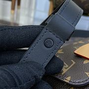  Louis Vuitton S-Lock Vertical Wearable Wallet M82535 Size 12 x 19 x 7 cm - 6