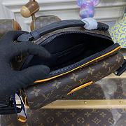 Louis Vuitton LV S Lock Messenger Bag Size 22 x 18 x 8 cm - 6