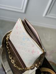 Louis Vuitton Milky Way M22992 Coussin Bag Size 26 x 20 x 12 cm - 4