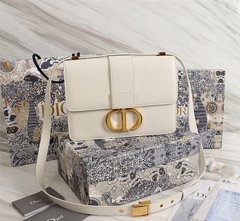 Dior Montaigne 30 Flap Bag White Size 24 x 17 x 8 cm