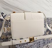 Dior Montaigne 30 Flap Bag White Size 24 x 17 x 8 cm - 2