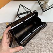 Louis Vuitton LV M69407 Zipper Wallet Size 19 x 11 x 3.5 cm - 4