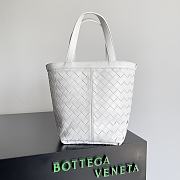 Bottega Veneta Tote White Bag Size 23 x 18 x 15 cm - 6