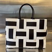 Bottega Veneta Tote Bag Black/White Size 46 x 34.5 x 11 cm - 1