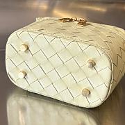 Bottega Veneta Braided Mini Cosmetic Bag Cream Size 18 x 12.5 x 8 cm - 3