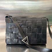 Bottega Veneta Cassette Black Size 36 x 23 x 54.5 cm - 1