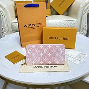 Louis Vuitton M81226 Zipped Wallet Size 19.5 x 10.5 x 2.5 cm - 4
