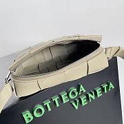 Bottega Veneta Men's Camera Bag Taupe Size 20 x 15 x 5 cm - 4