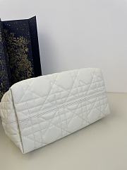 Dior Medium Dior Toujours Bag White Size 28.5 x 19 x 21.5 cm - 4