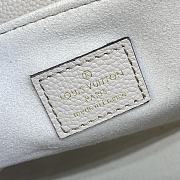 Louis Vuitton LV Oxford Handbag Gray Size 22 x 16 x 9.5 cm - 2