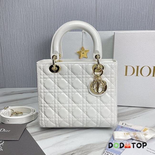Lady Dior Medium Cannage White Size 24 x 20 x 11 cm - 1