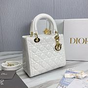 Lady Dior Medium Cannage White Size 24 x 20 x 11 cm - 3