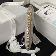 Chanel Hobo Bag Grey Size 15 x 23.5 x 2 cm - 5