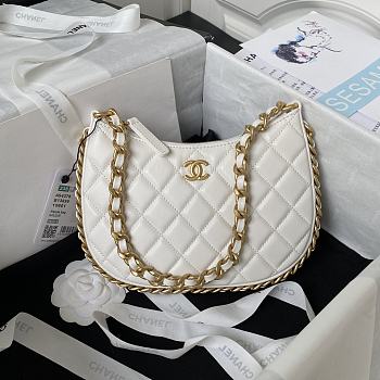 Chanel Hobo Bag White Size 15 x 23.5 x 2 cm