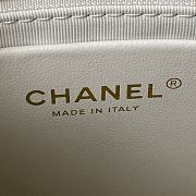 Chanel Hobo Bag White Size 15 x 23.5 x 2 cm - 5